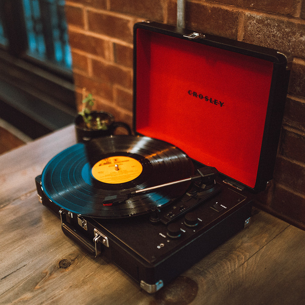 CROSLEY Crosley Cruiser Black - Bluetooth Portable Turntable