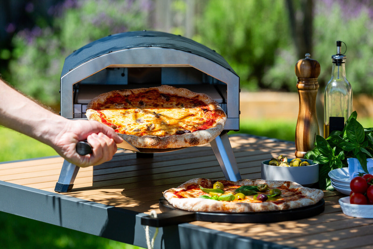 Compact and Portable 12" Outdoor Electric Pizza Oven