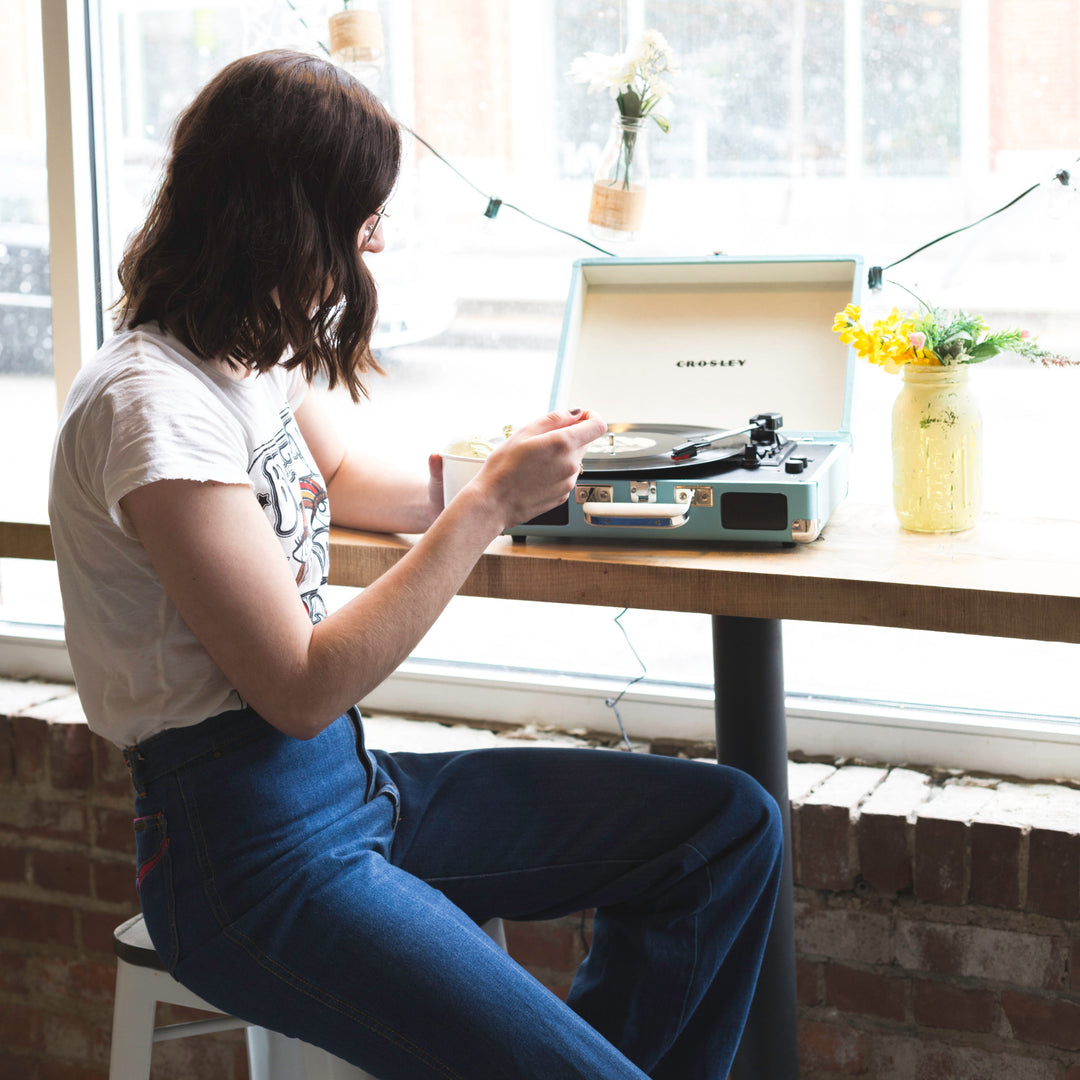 Crosley Cruiser Bluetooth Portable Turntable - Turquoise + Bundled Majority D40 Bluetooth Speakers