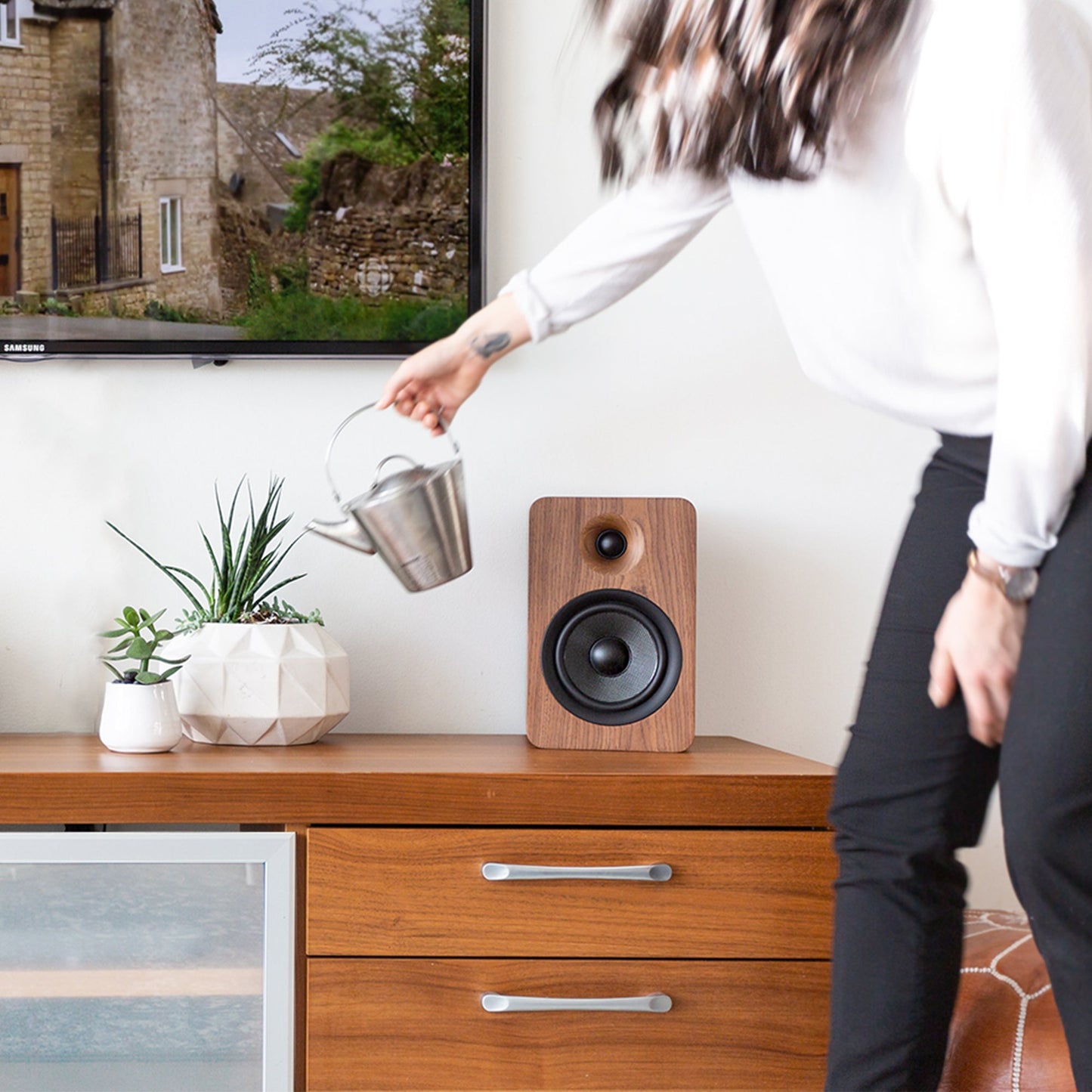 Kanto YU6 200W Powered Bookshelf Speakers with Bluetooth and Phono Preamp - Pair, Walnut with SE6 Black Stand Bundle