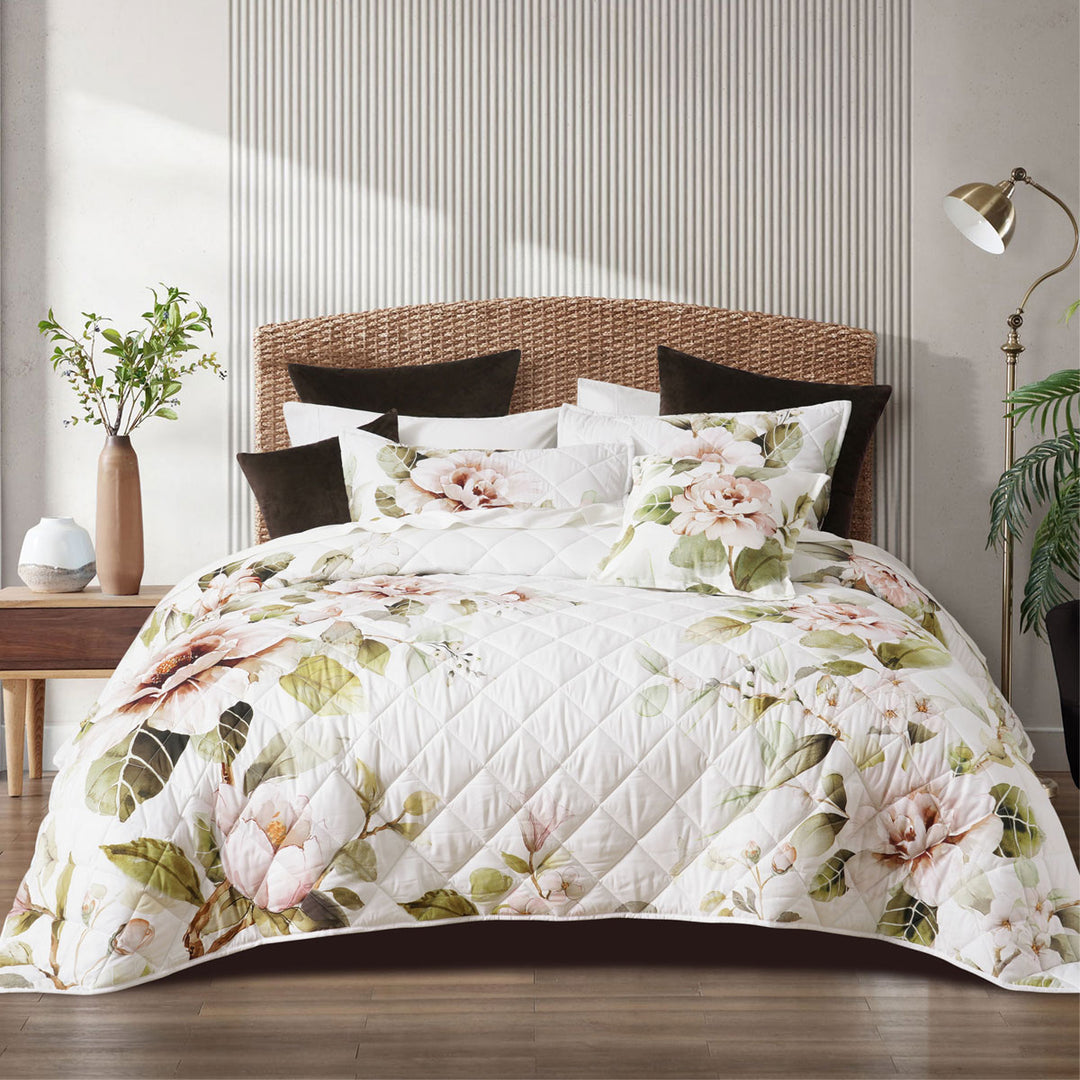 Bianca Rosalia White Floral Printed Quilted Polyester Coverlet Set Queen/King