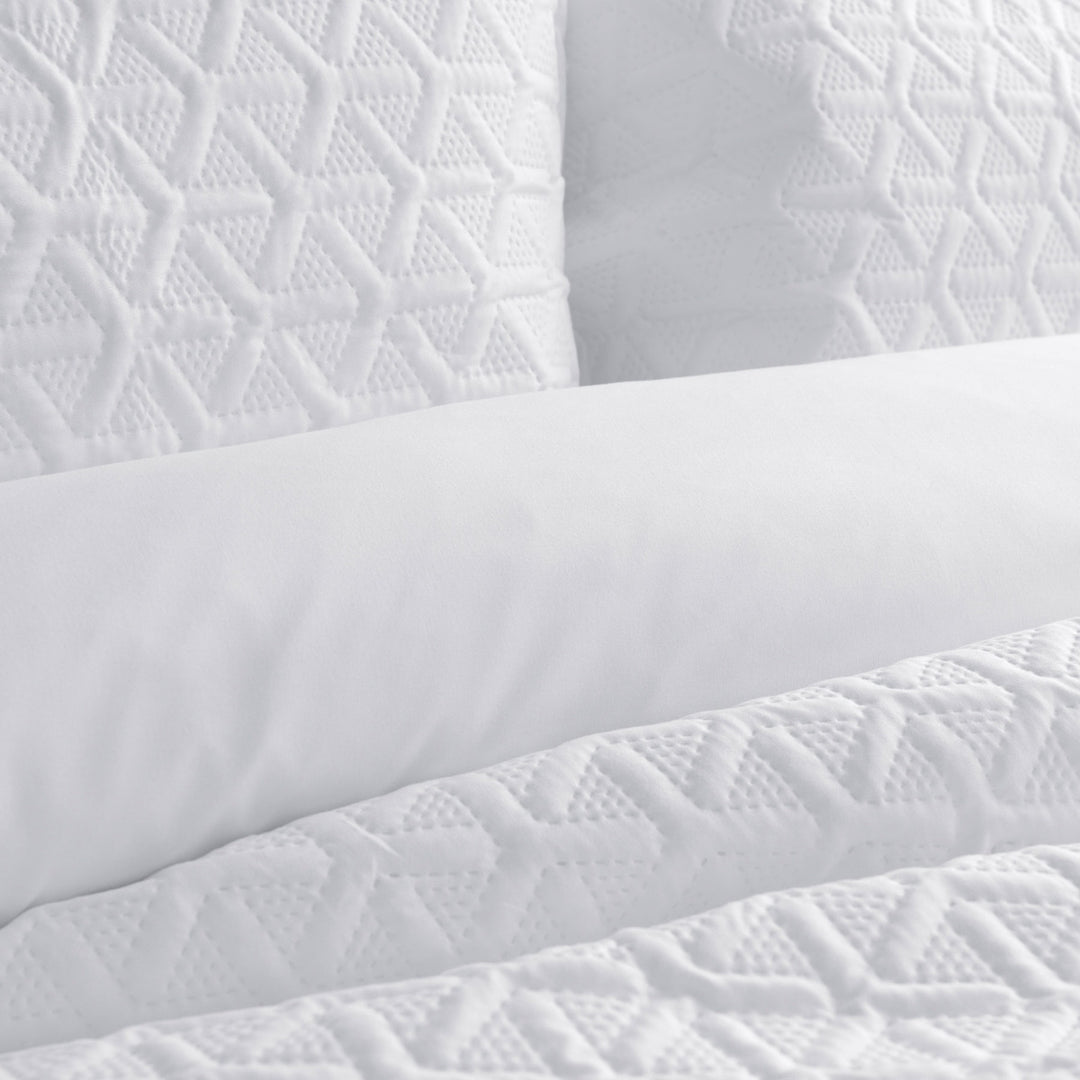 Ardor Leonardo White Embossed Quilt Cover Set Double