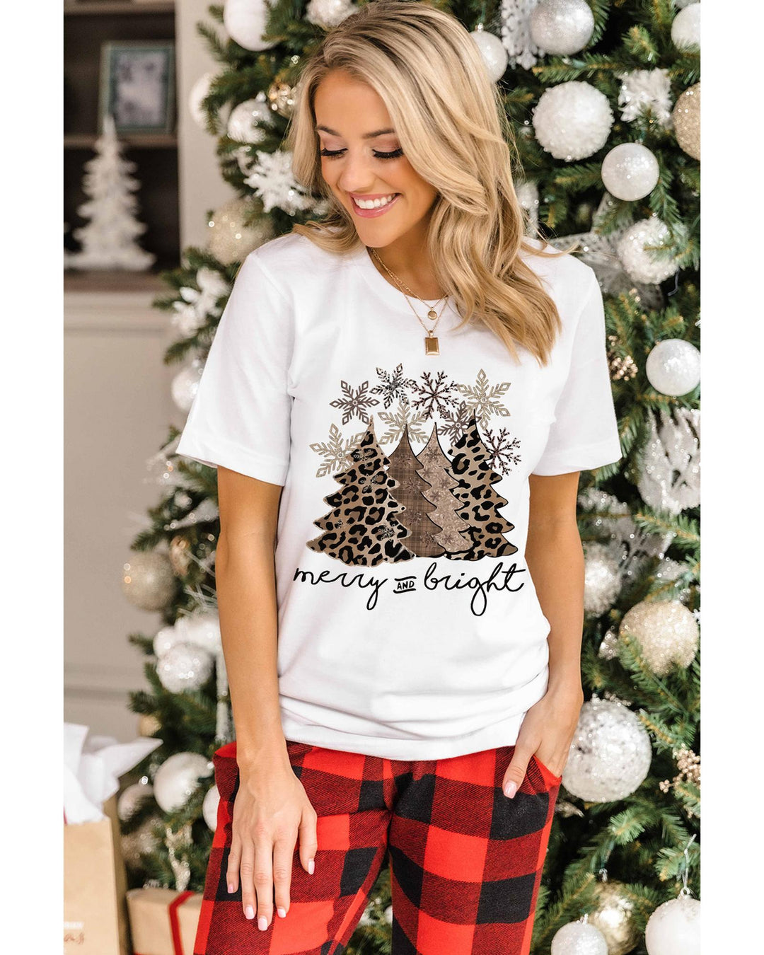 Azura Exchange Leopard Christmas Tree Graphic Print T-Shirt - M