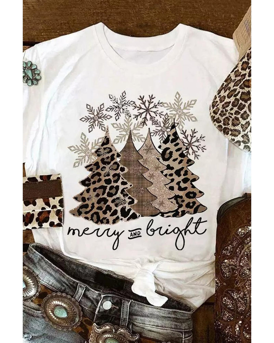 Azura Exchange Leopard Christmas Tree Graphic Print T-Shirt - M