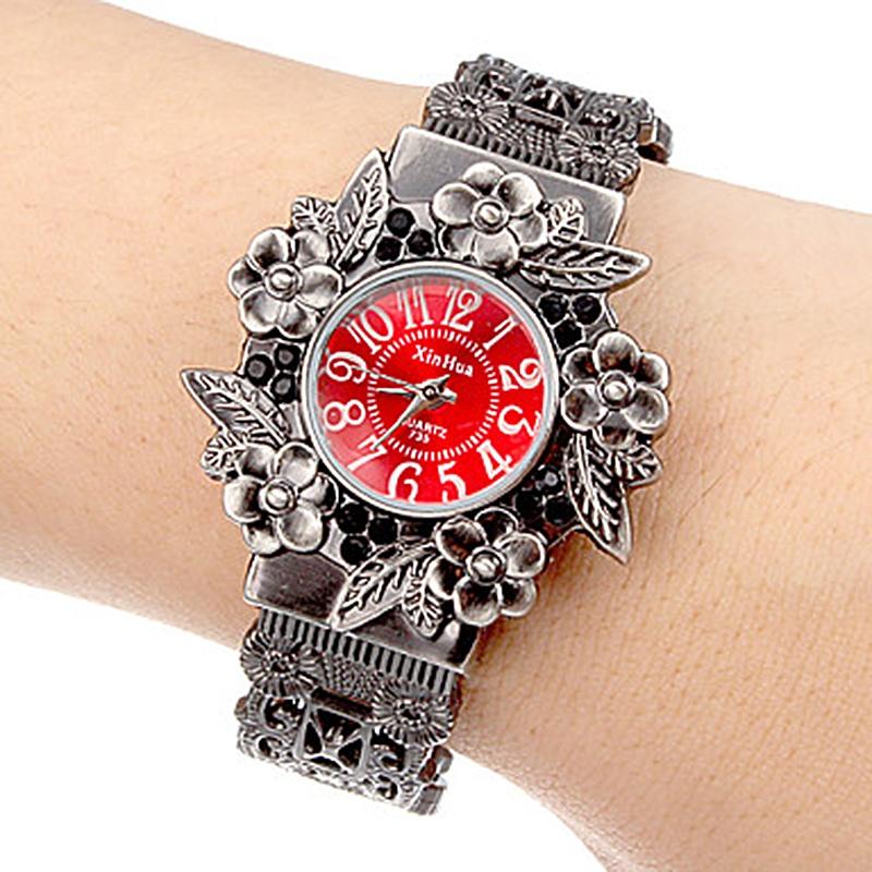 Flower Embossed Retro Bracelet Watch - Women Quartz - Silver White