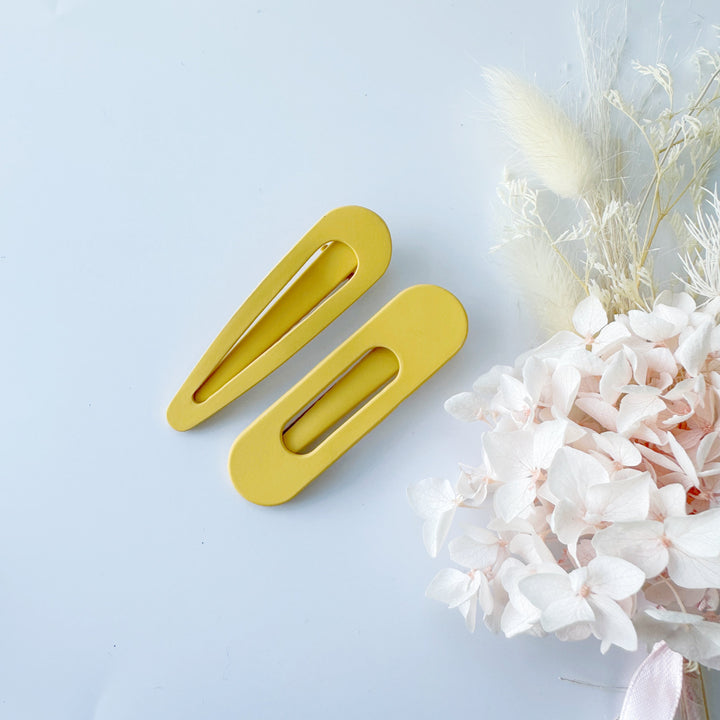 MANGO JELLY Large Pastel Coated Hair Clips - Mustard - One Pack