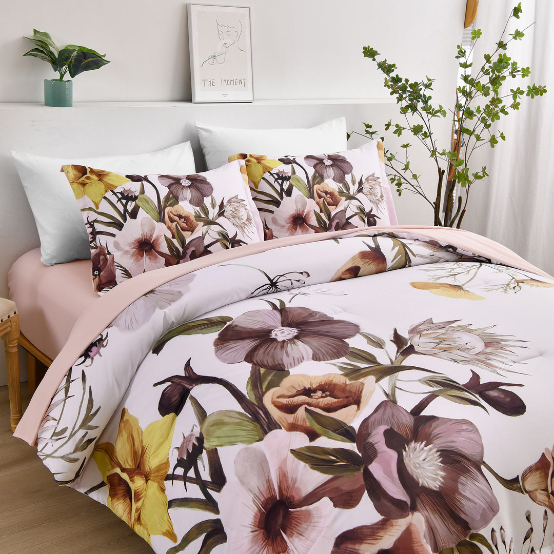 Floral Comforter Set, King Size, Blush Floral 3-Piece Bedding, Soft Microfiber for All Seasons