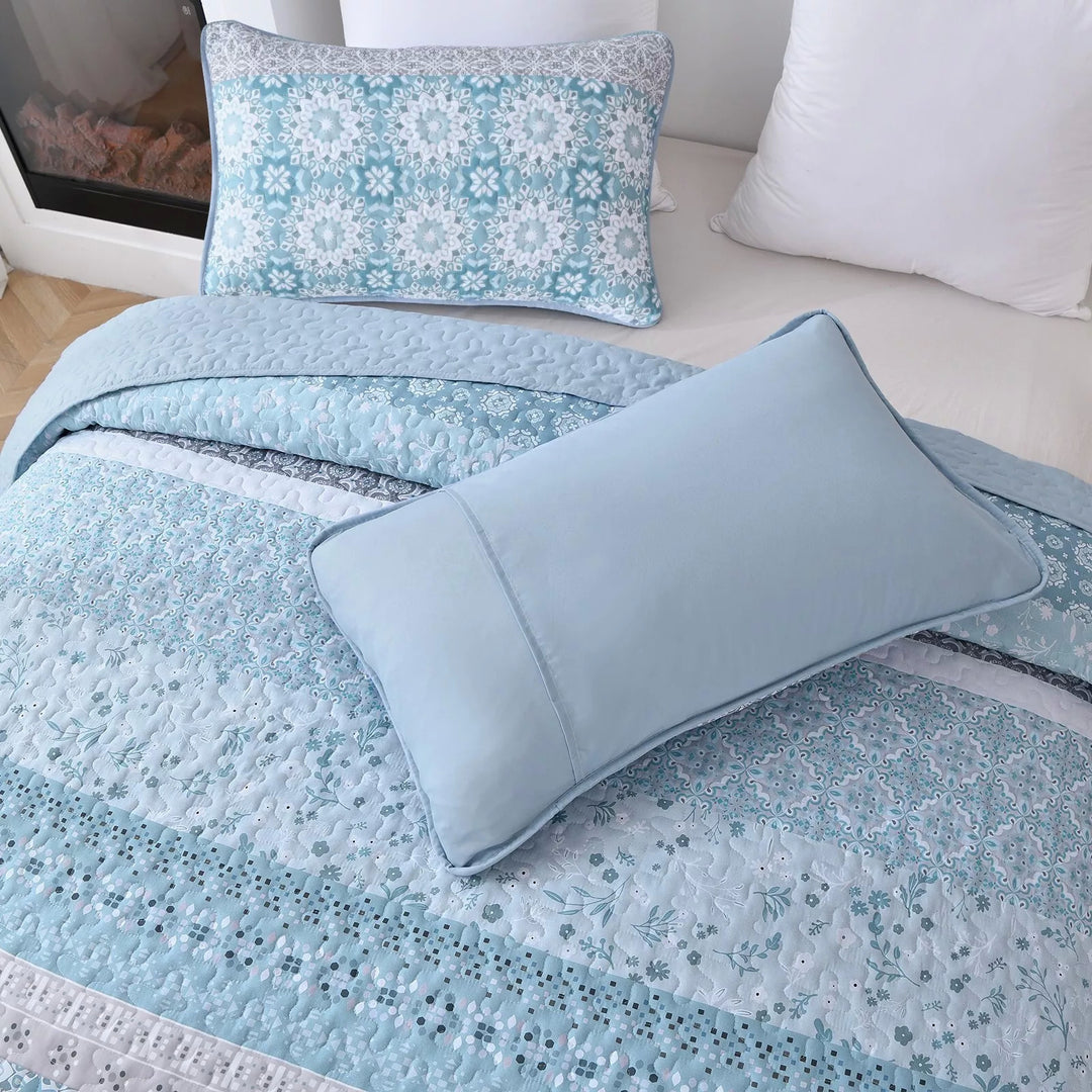 Peaceful Quilted coverlet and pillowcovers set: Relax and Unwind - Queen size