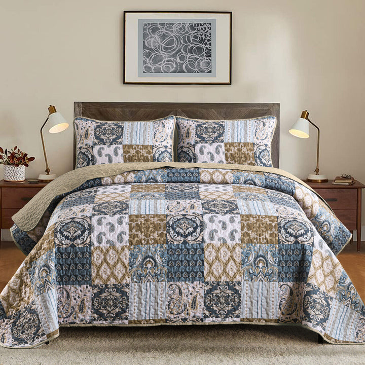 Retro Charm Queen Bedspread Set with Bold Checkered Design