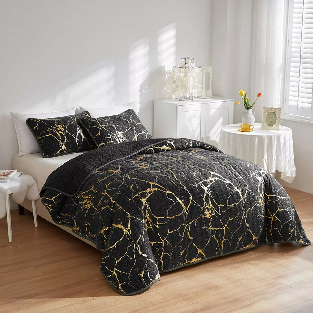 Exquisite Quilted bedspread and pillowcovers set: Experience Pure Comfort - Queen size