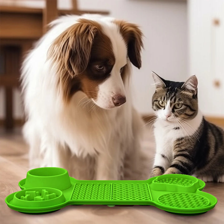 Blue Silicone Pet Licking Mat Slow Feeder Pad with Strong Suction and Foldable Design, Heat Resistant -40°C to 240°C, for Dogs and Cats