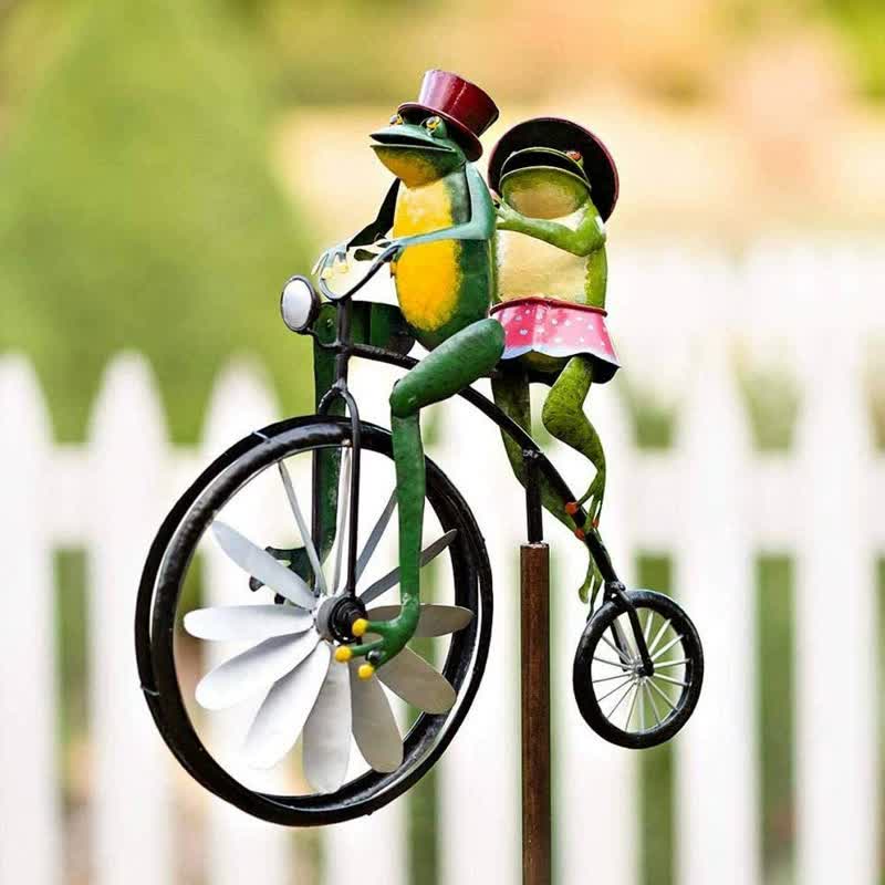 Whimsical Frog Garden Wind Spinner – Metal Yard Art with Cycling Frogs