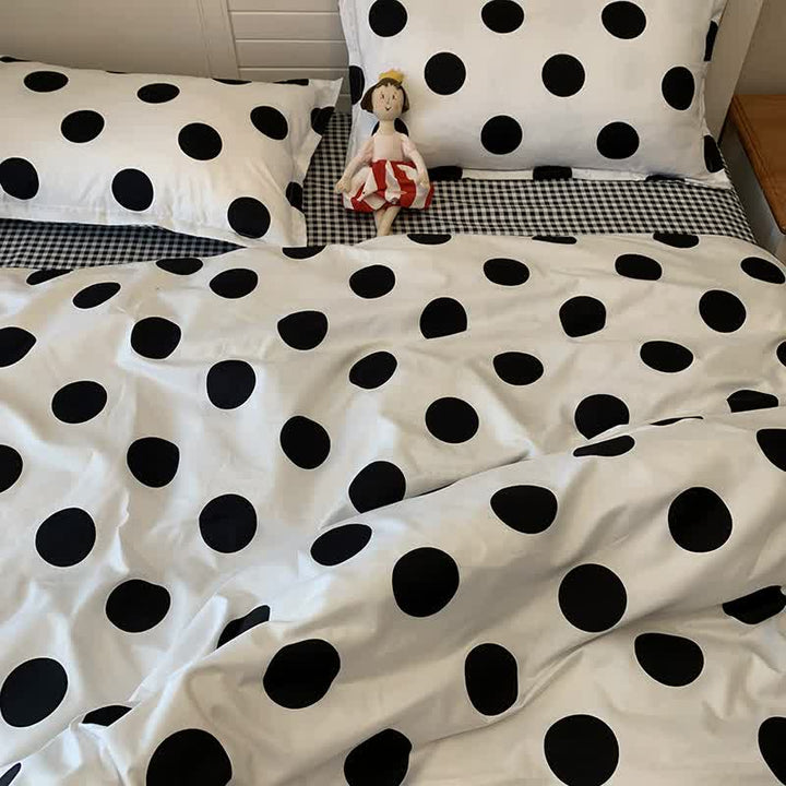 Black Polka Dot Premium Three-Piece Bedding Set - Comfortable Polyester with Adjustable Corner Straps (Quilt Cover 173*230CM + Pillowcase 51*76CM*2)