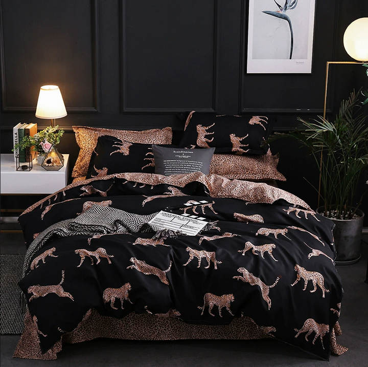 Black leopard print Three-Piece Bedding Set - Comfortable Polyester with Adjustable Corner Straps (Quilt Cover 173*230CM + Pillowcase 51*76CM*2)