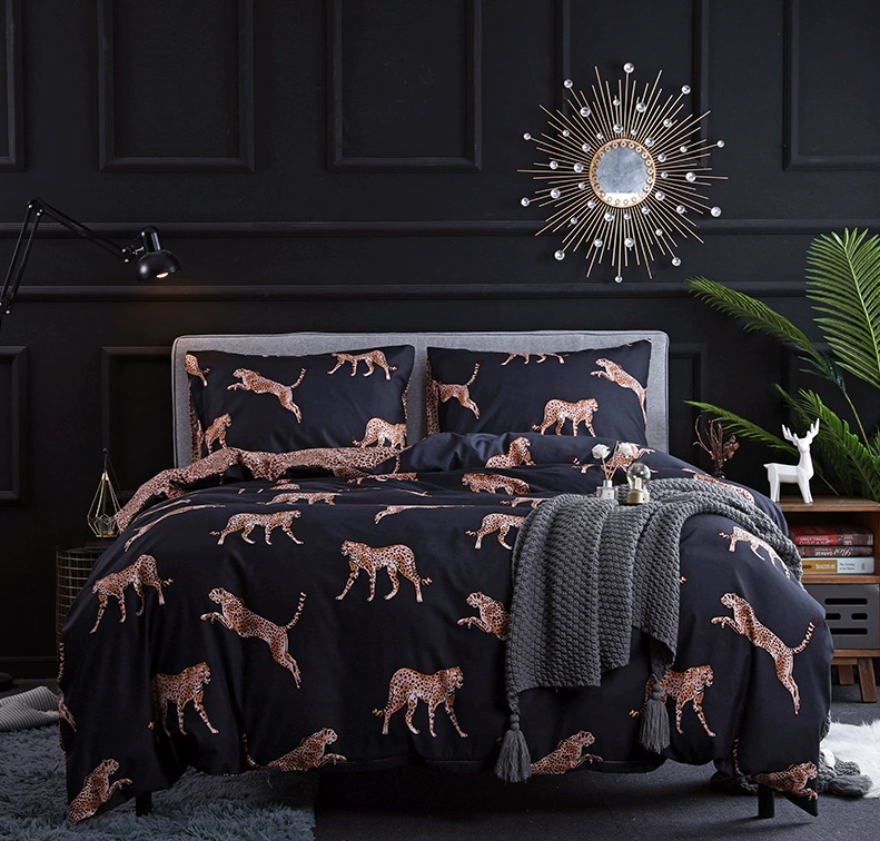 Black leopard print Three-Piece Bedding Set - Comfortable Polyester with Adjustable Corner Straps (Quilt Cover 173*230CM + Pillowcase 51*76CM*2)