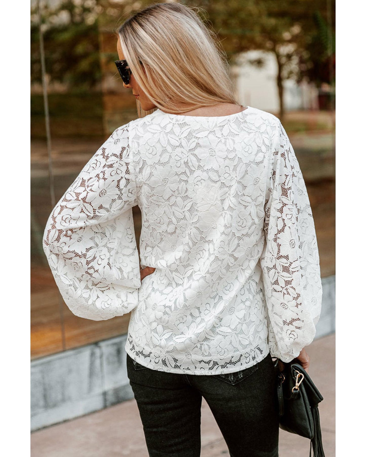 Azura Exchange Floral Lace Crochet V Neck Top - L