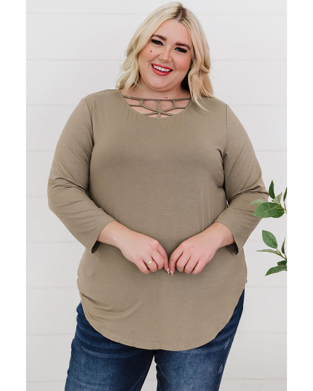 Azura Exchange Cut Out Neckline Plus Size Top - 4X