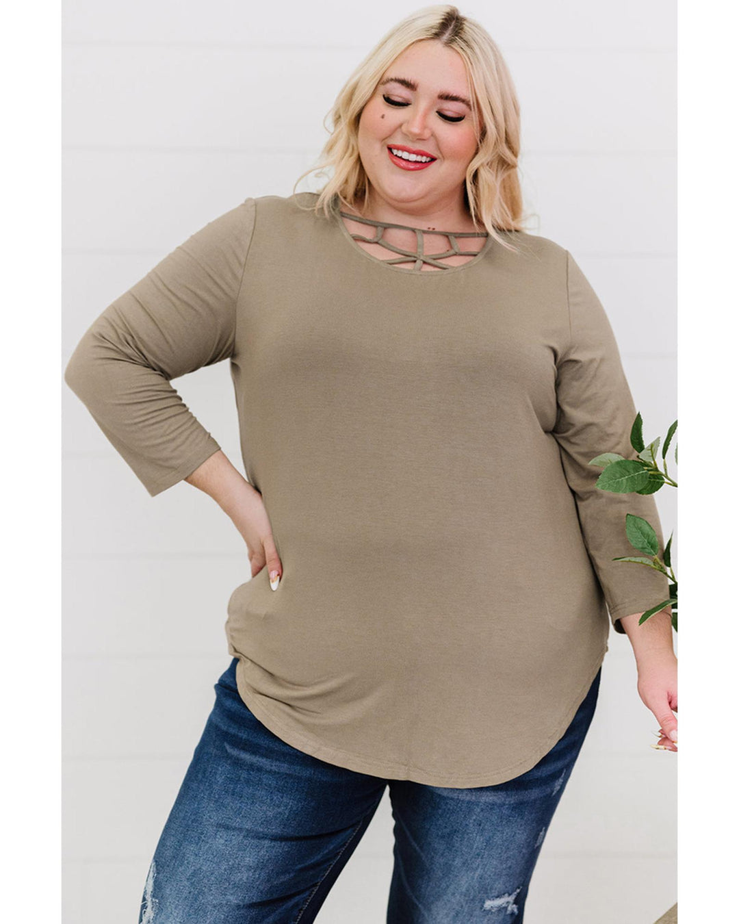 Azura Exchange Cut Out Neckline Plus Size Top - 4X