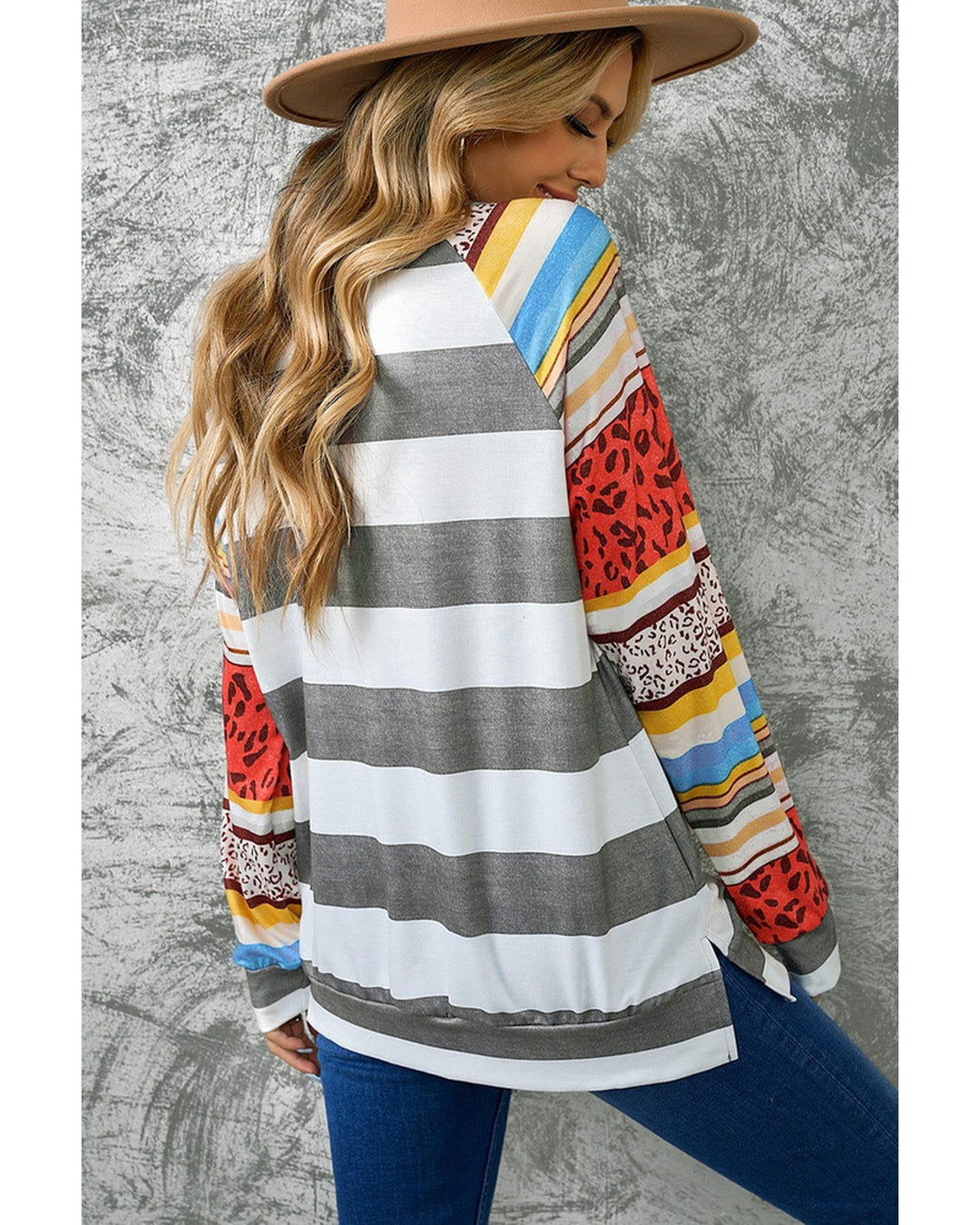 Azura Exchange Leopard Striped Raglan Sleeve Sweatshirt - M