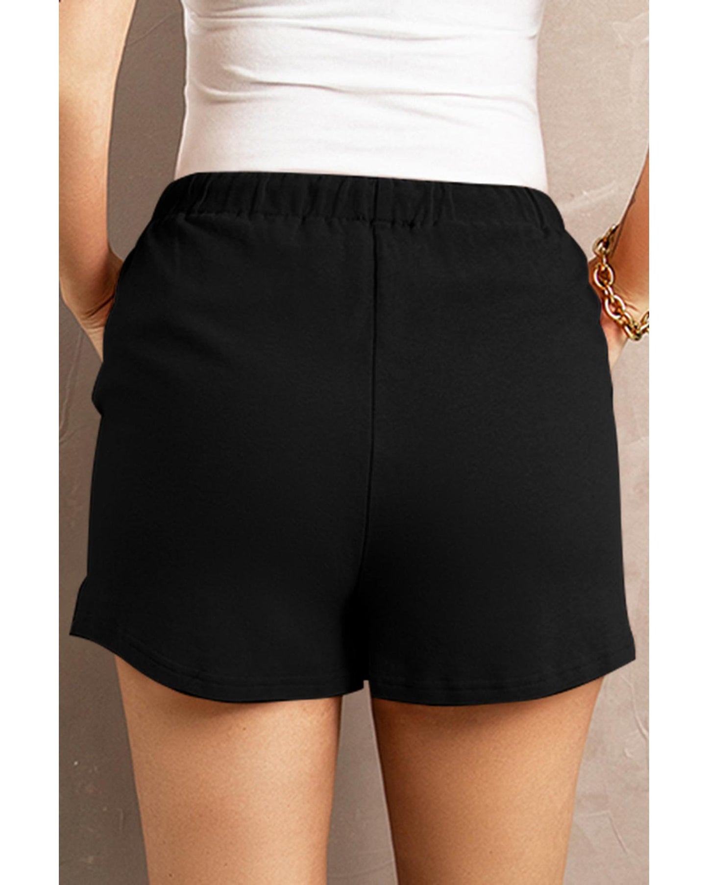 Azura Exchange Elastic Waist Pocketed Shorts - M