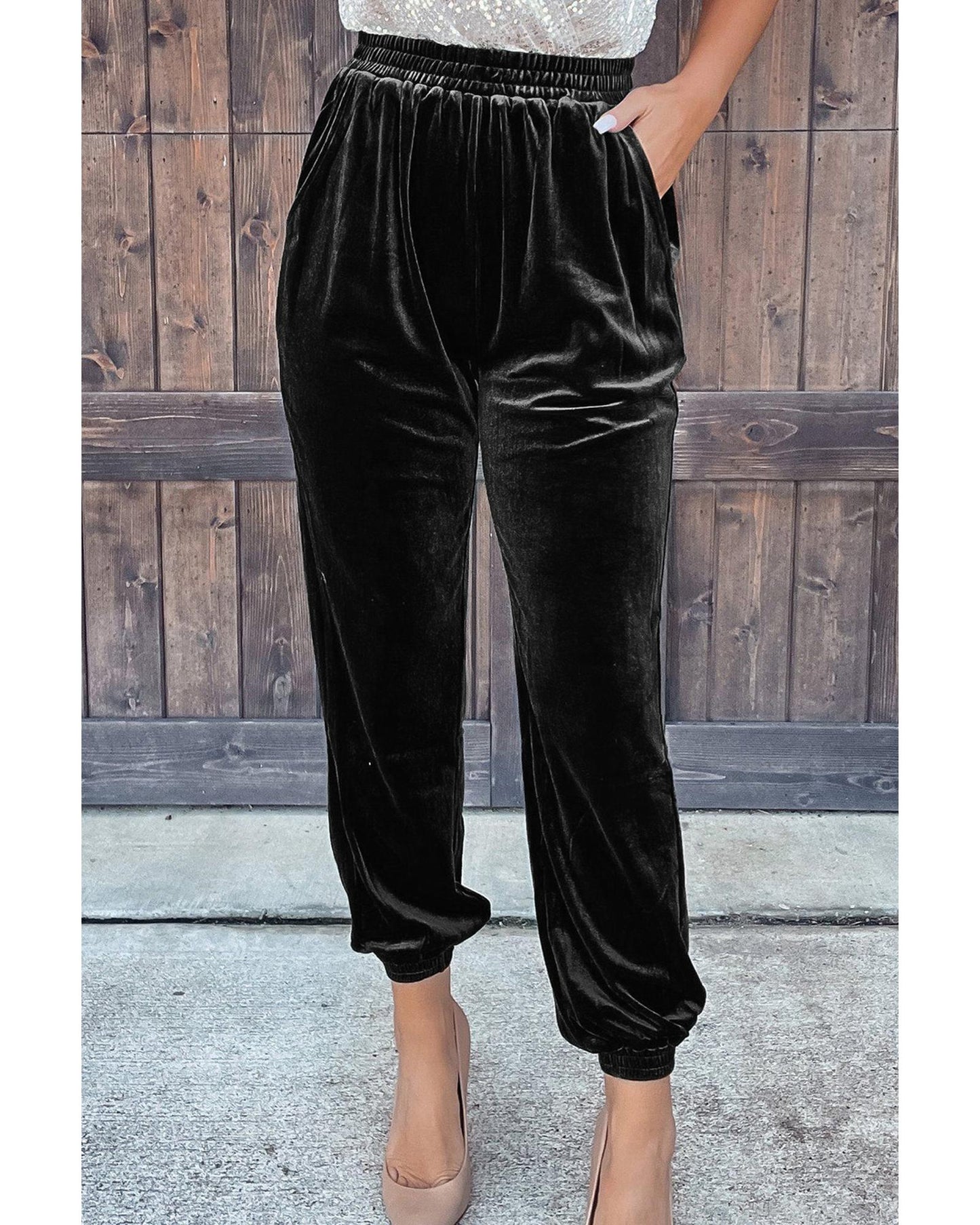 Azura Exchange Luxurious Velvet Jogger Pants - M